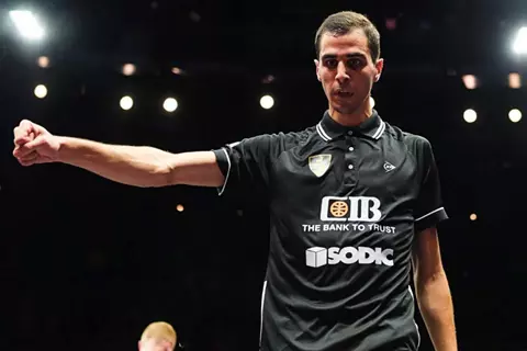 علي فرج يتوج ببطولة تيكساس ويحافظ على صدارة العالم في الإسكواش